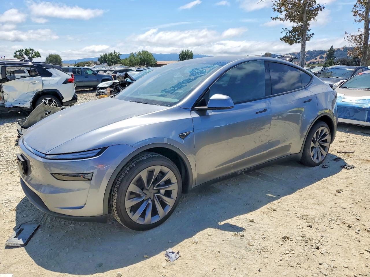 2026 TESLA MODEL Y