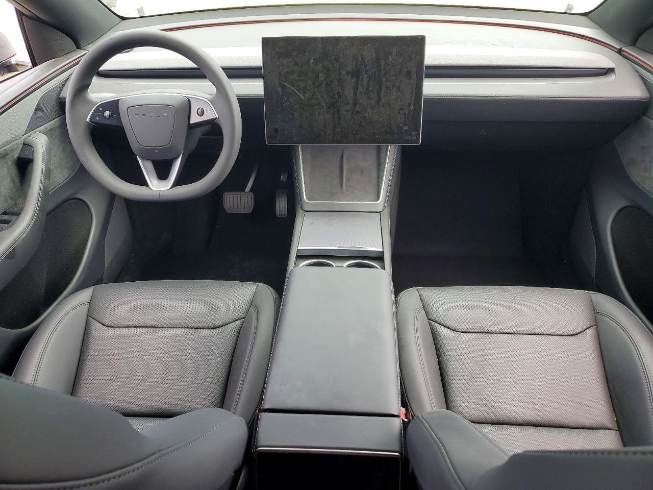 2026 TESLA MODEL Y — Фото 8 из 13