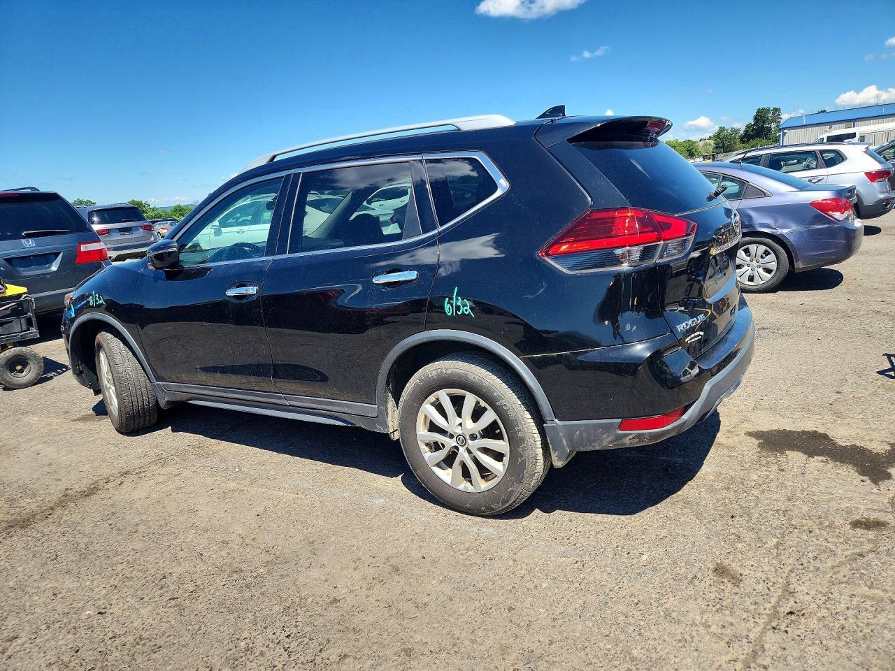 2017 NISSAN ROGUE S — Фото 2 из 12