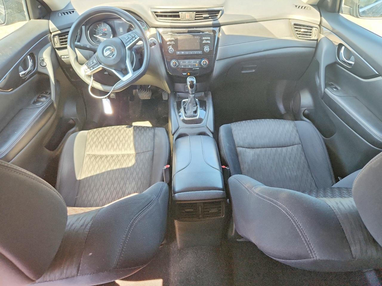 2017 NISSAN ROGUE S — Фото 8 из 12