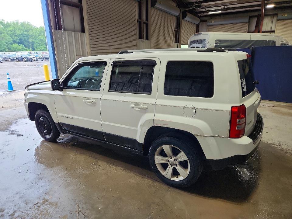 1C4NJRCB6ED626057 2014 JEEP PATRIOT photo no. 2