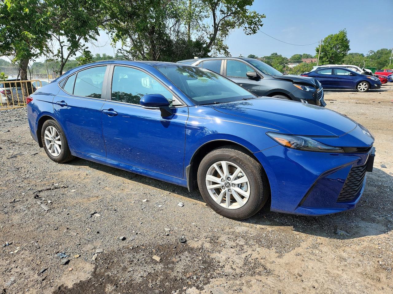2026 TOYOTA CAMRY LE — Фото 4 из 12