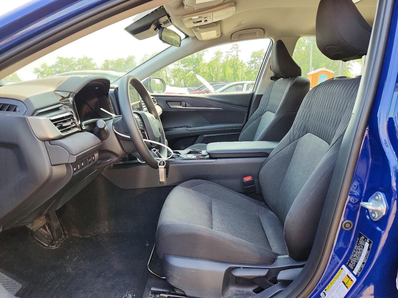 2026 TOYOTA CAMRY LE — Фото 7 из 12