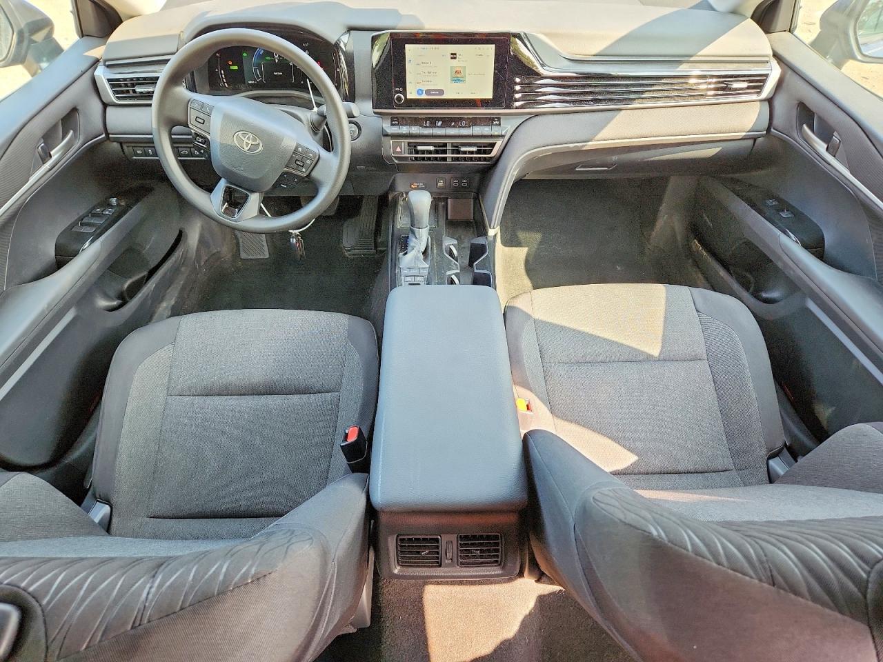 2026 TOYOTA CAMRY LE — Фото 8 из 12