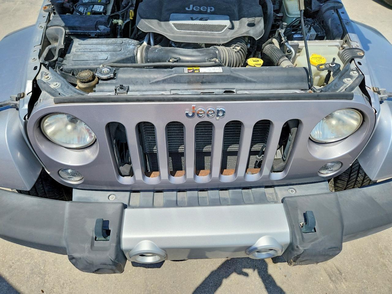 2014 JEEP WRANGLER UNLIMITED SAHARA — Фото 12 из 13
