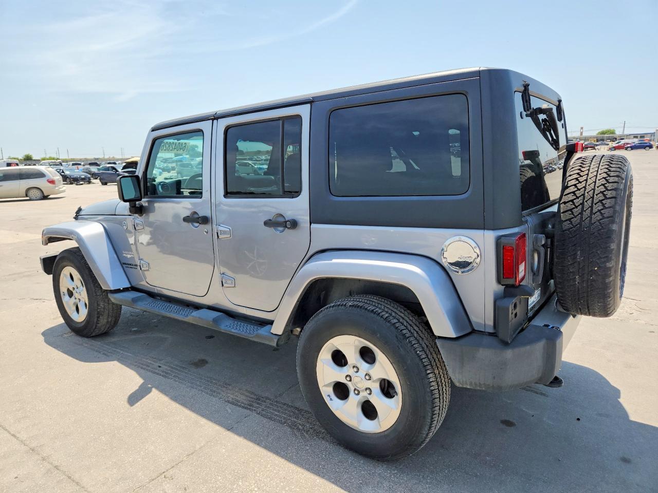 2014 JEEP WRANGLER UNLIMITED SAHARA — Фото 2 из 13