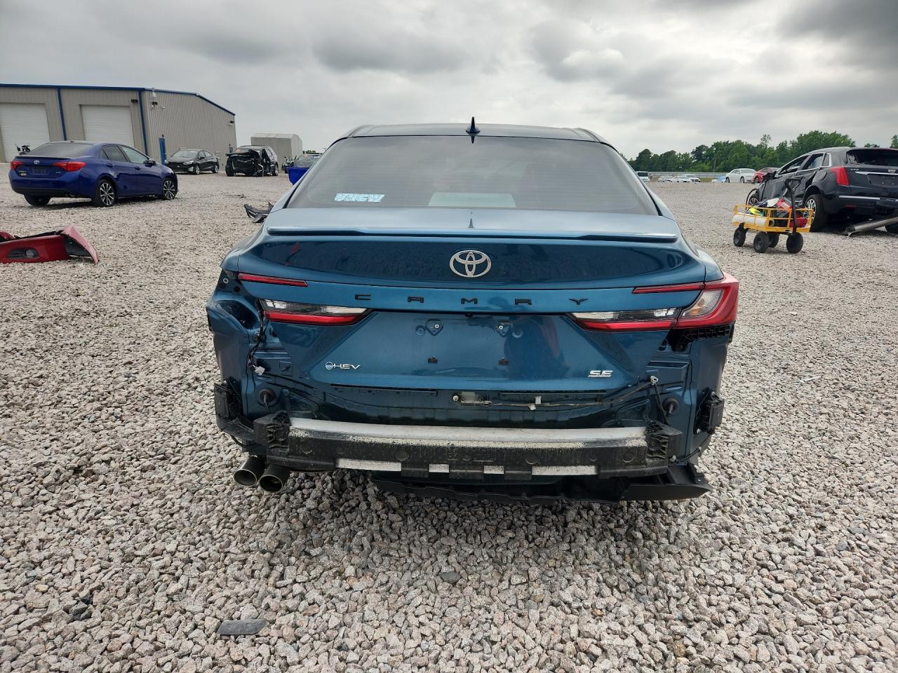 2026 TOYOTA CAMRY SE — Фото 6 из 12