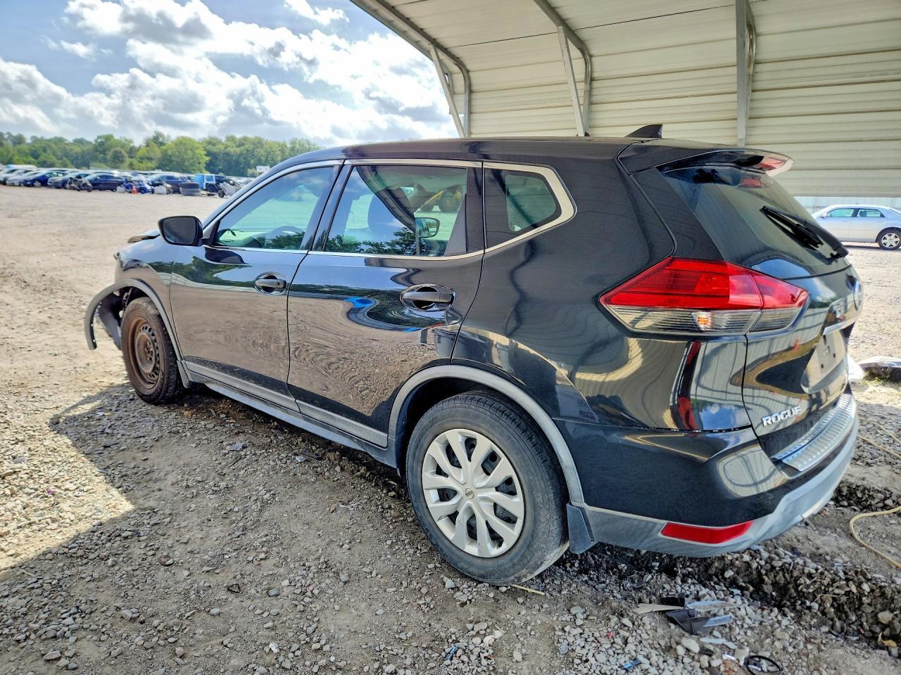KNMAT2MT2HP614014 2017 NISSAN ROGUE photo no. 2