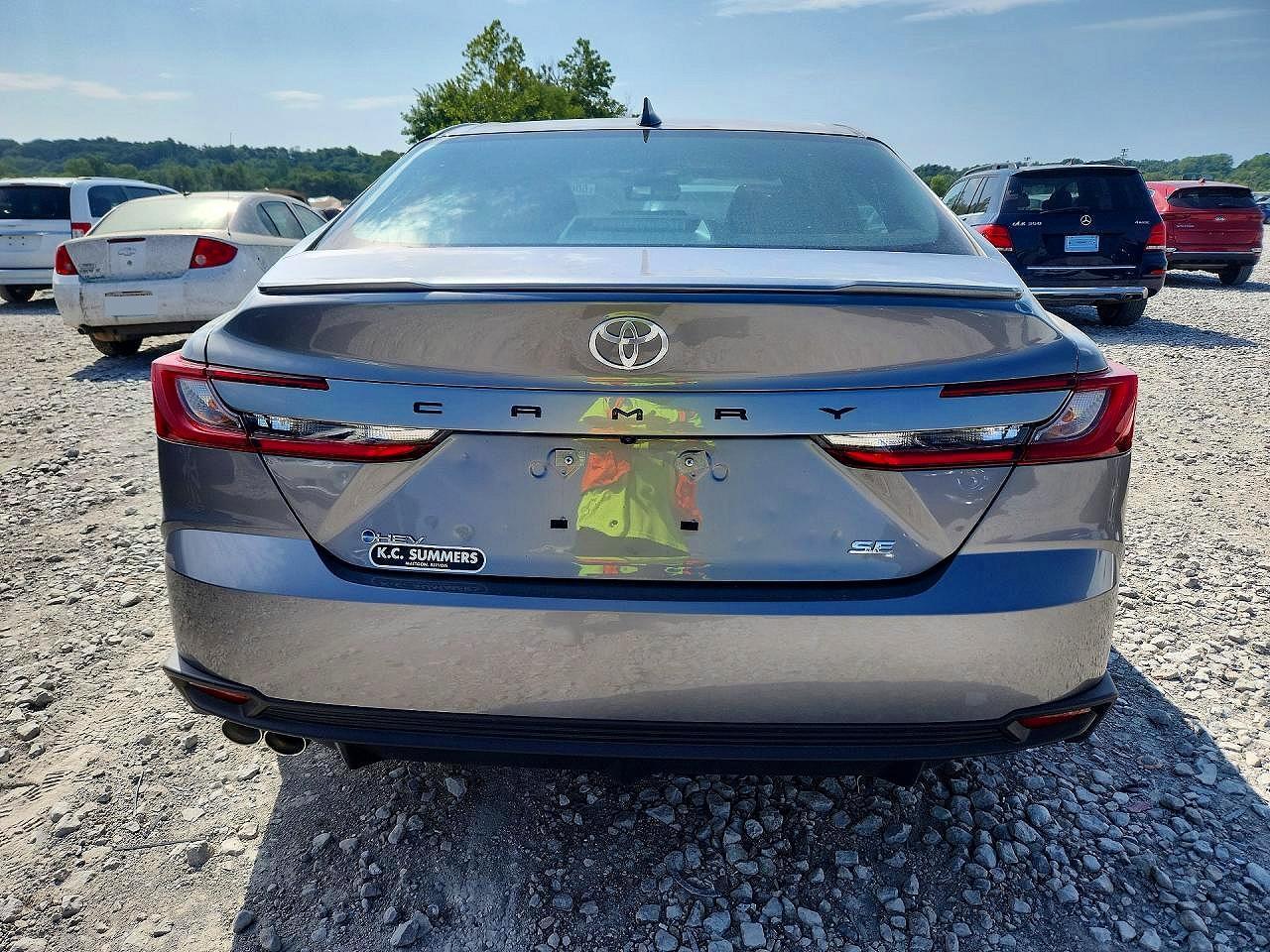 2026 TOYOTA CAMRY SE — Фото 6 из 12