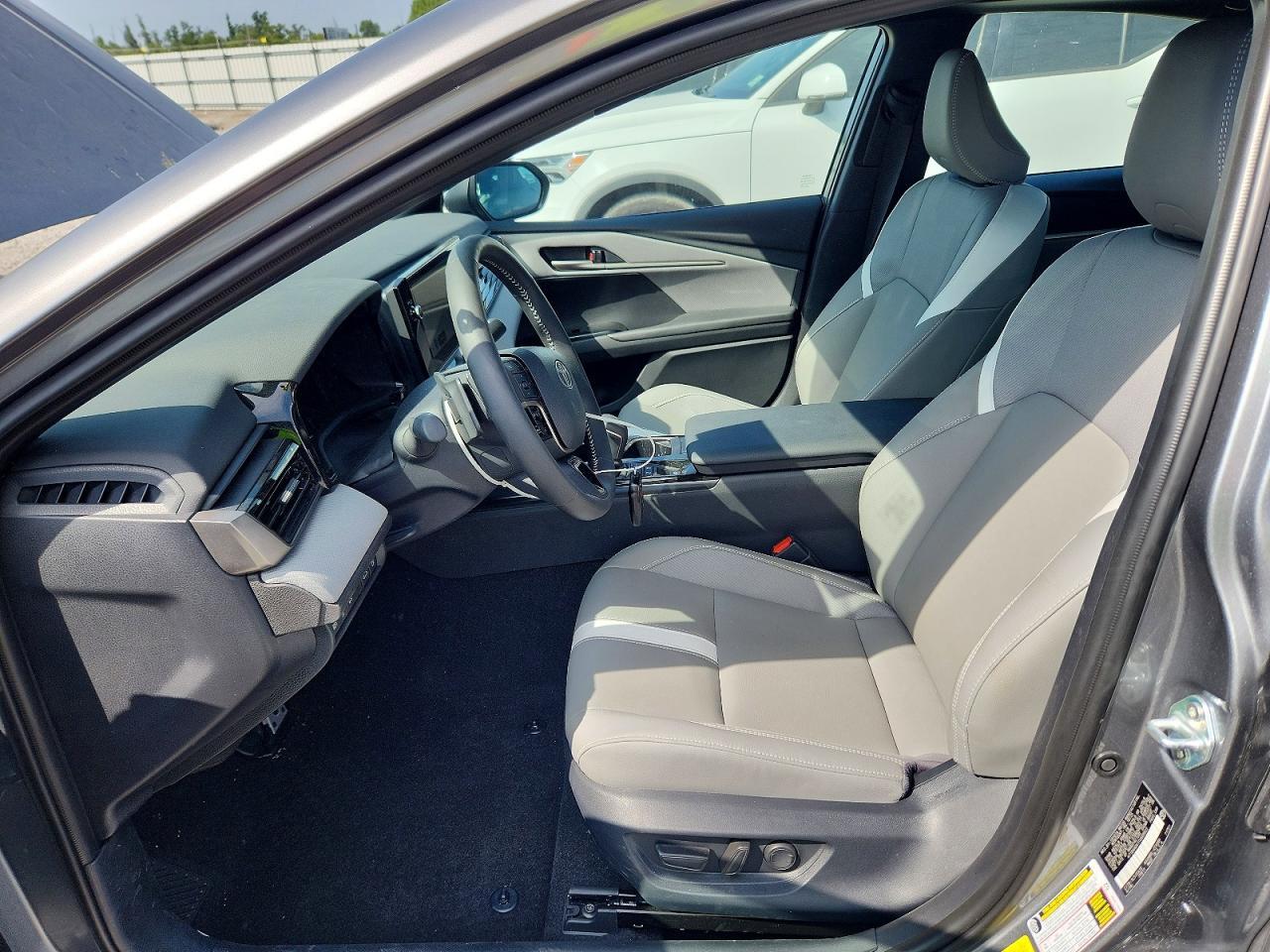 2026 TOYOTA CAMRY SE — Фото 7 из 12