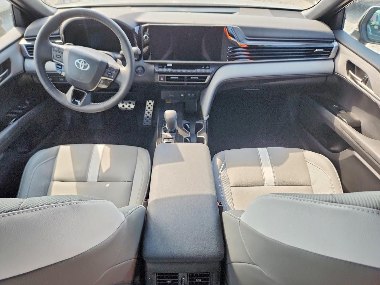 2026 TOYOTA CAMRY SE — Фото 8 из 12