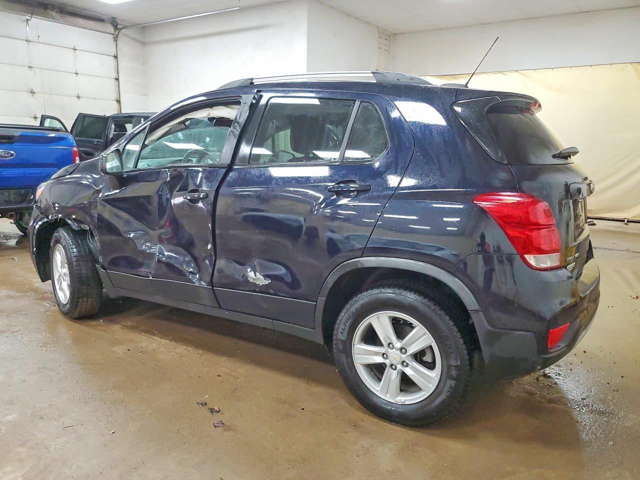 2022 CHEVROLET TRAX 1LT — Фото 2 из 13