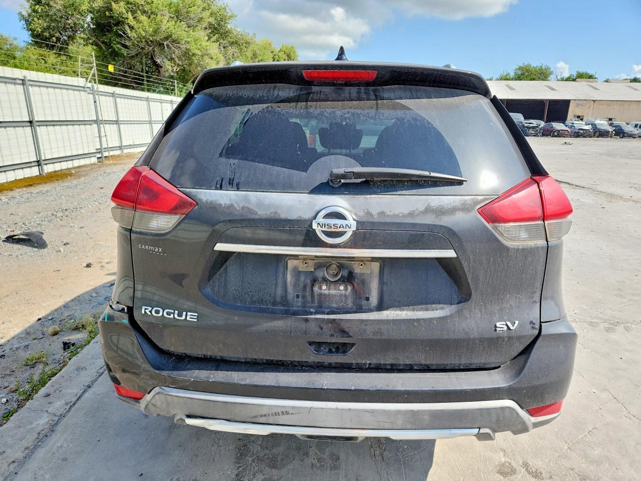 2017 NISSAN ROGUE SV — Фото 6 из 12