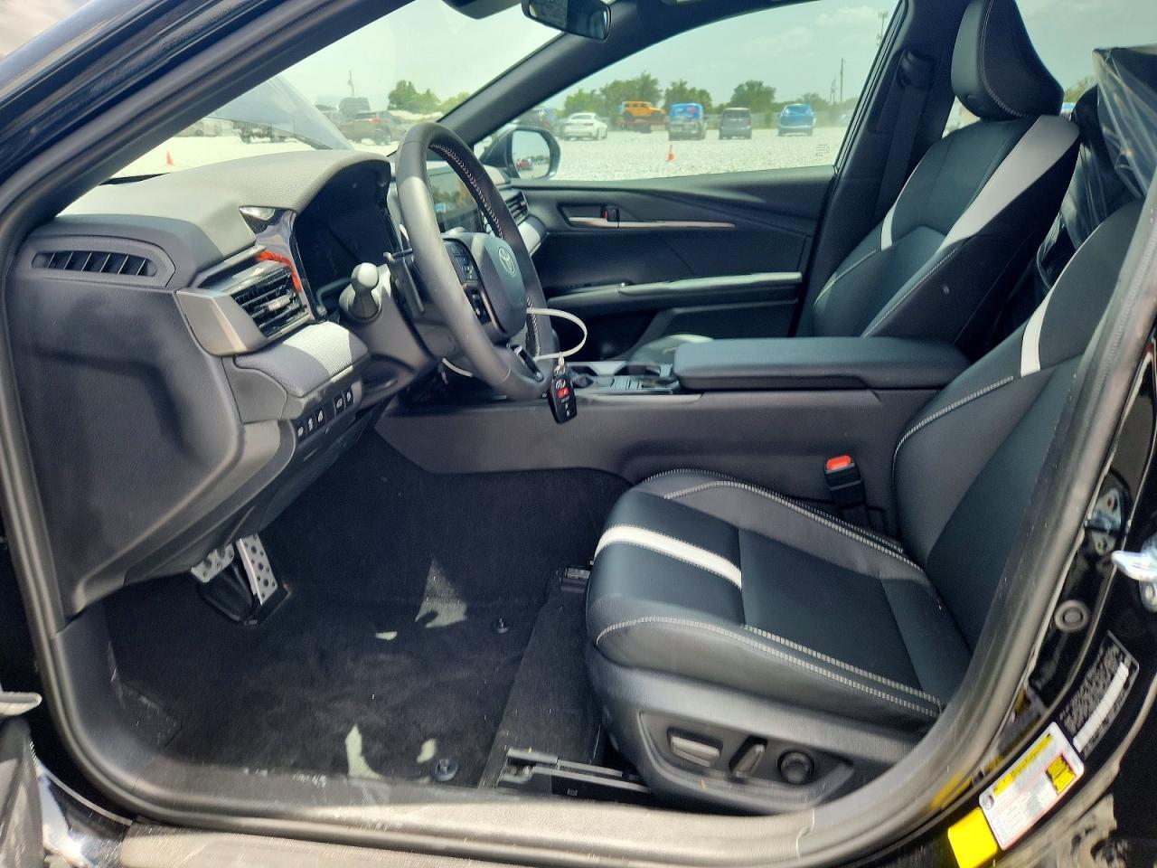 2026 TOYOTA CAMRY SE — Фото 7 из 13