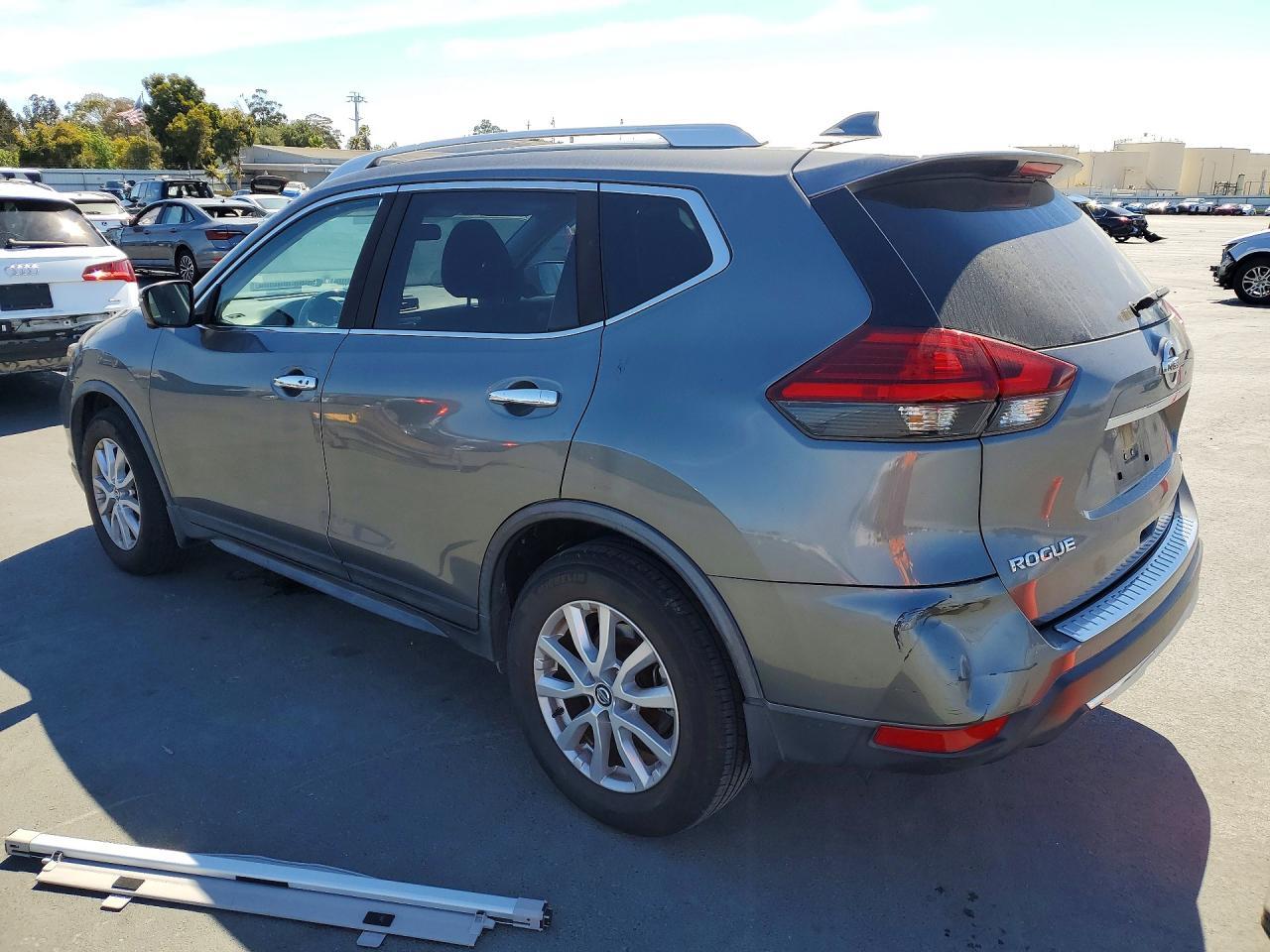 2017 NISSAN ROGUE SV — Фото 2 из 12