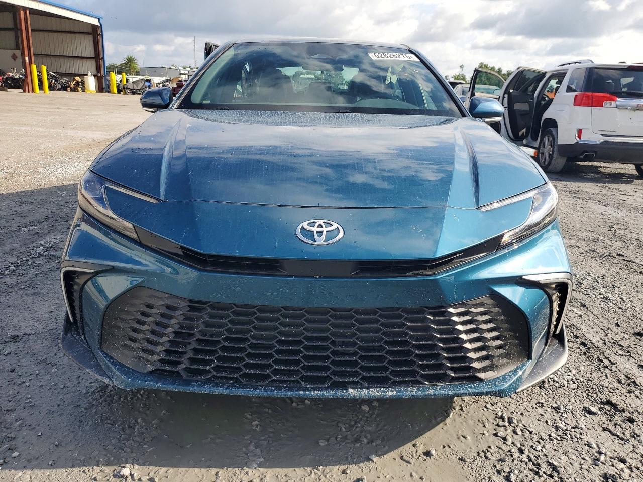 2026 TOYOTA CAMRY SE — Фото 5 из 13
