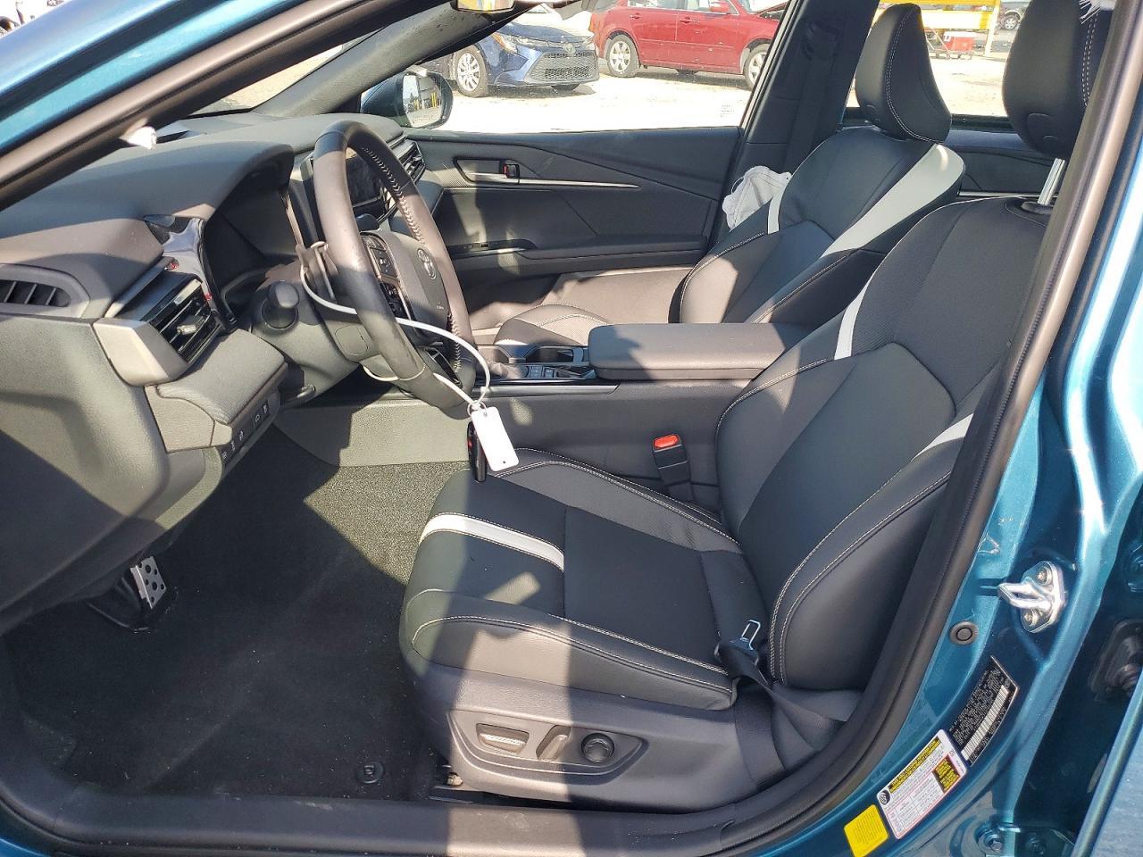 2026 TOYOTA CAMRY SE — Фото 7 из 13