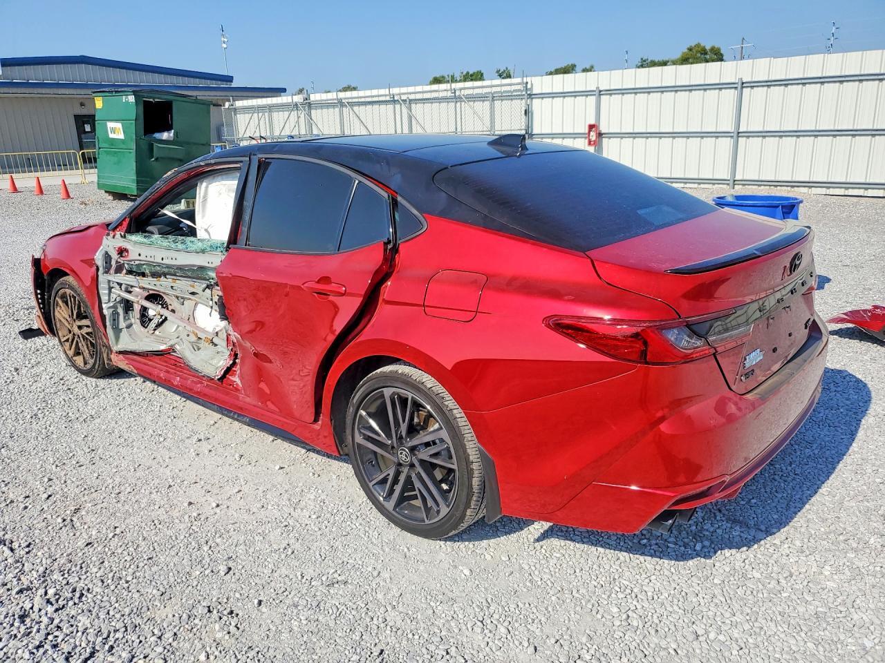 2026 TOYOTA CAMRY XSE — Фото 2 из 13