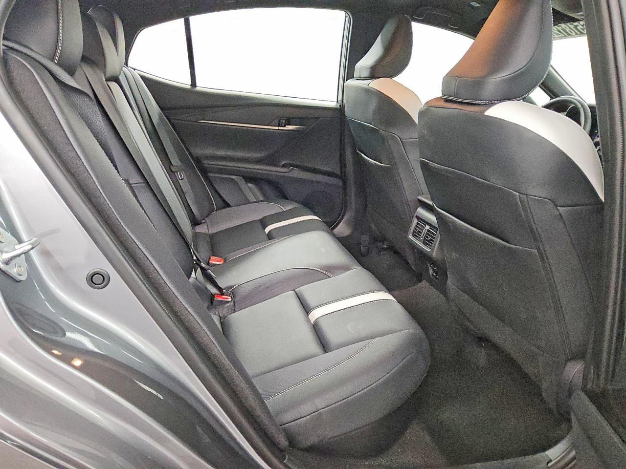 2026 TOYOTA CAMRY SE — Фото 10 из 13