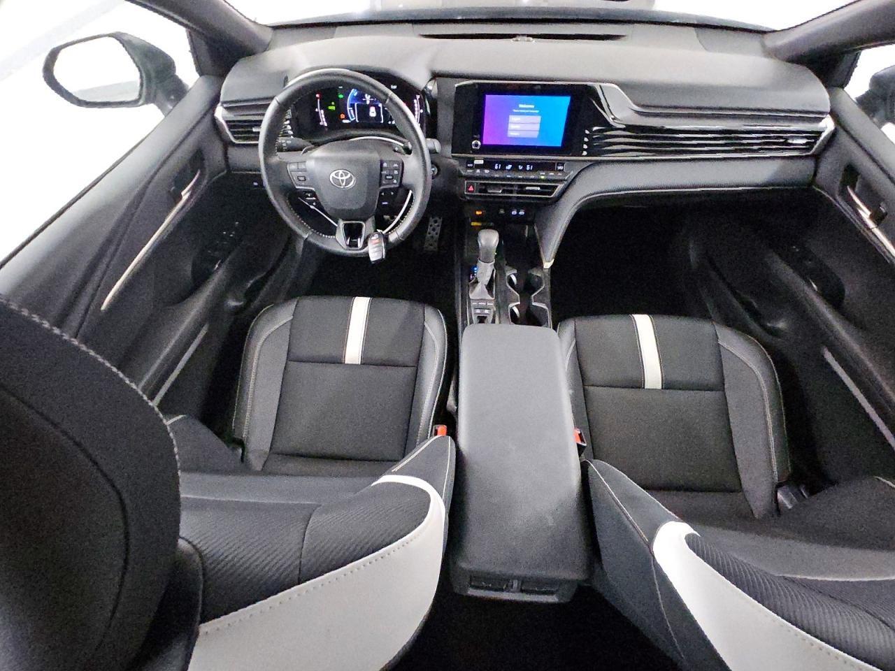 2026 TOYOTA CAMRY SE — Фото 8 из 13