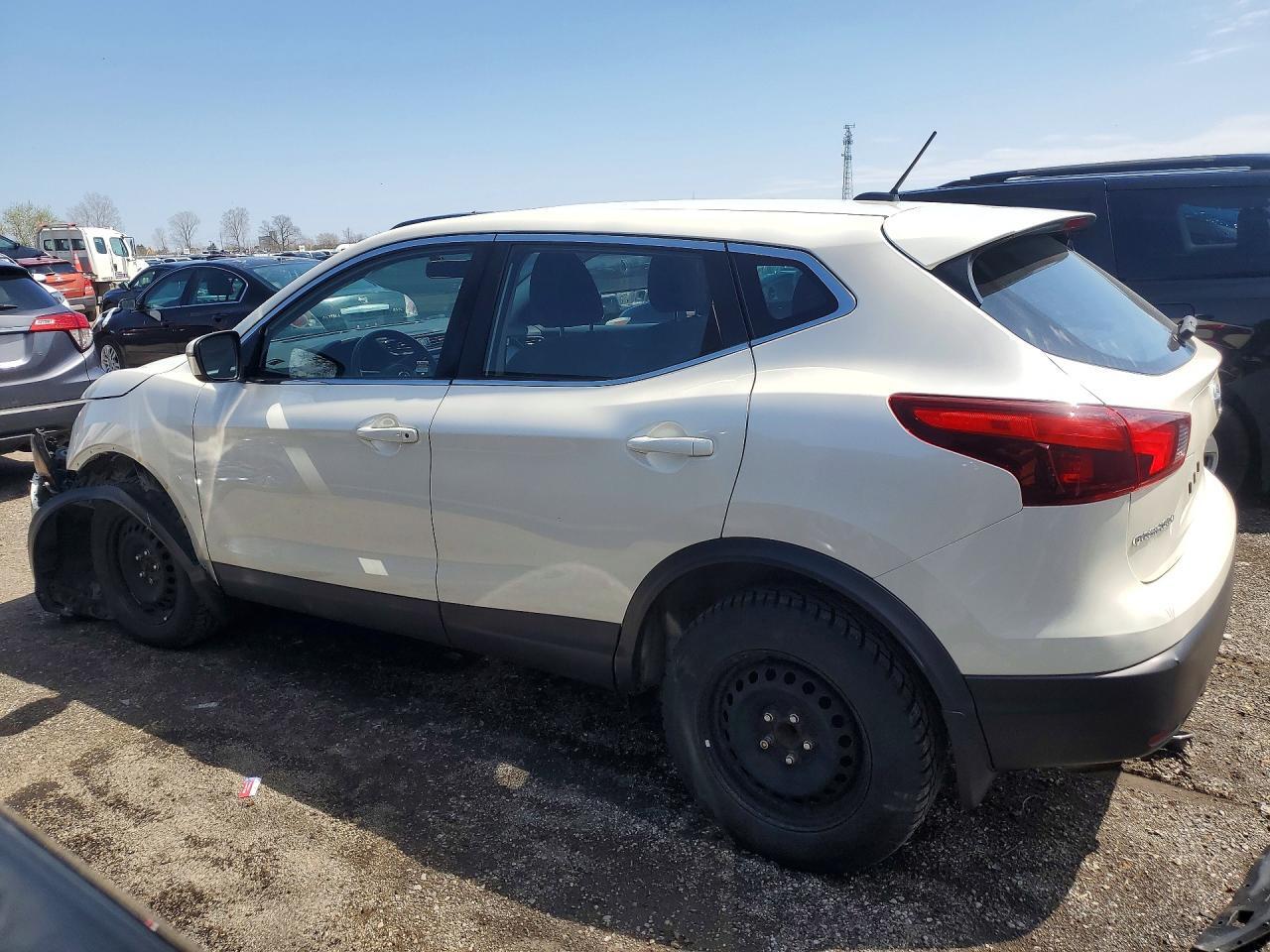 2017 NISSAN ROGUE SPORT S — Фото 2 из 14