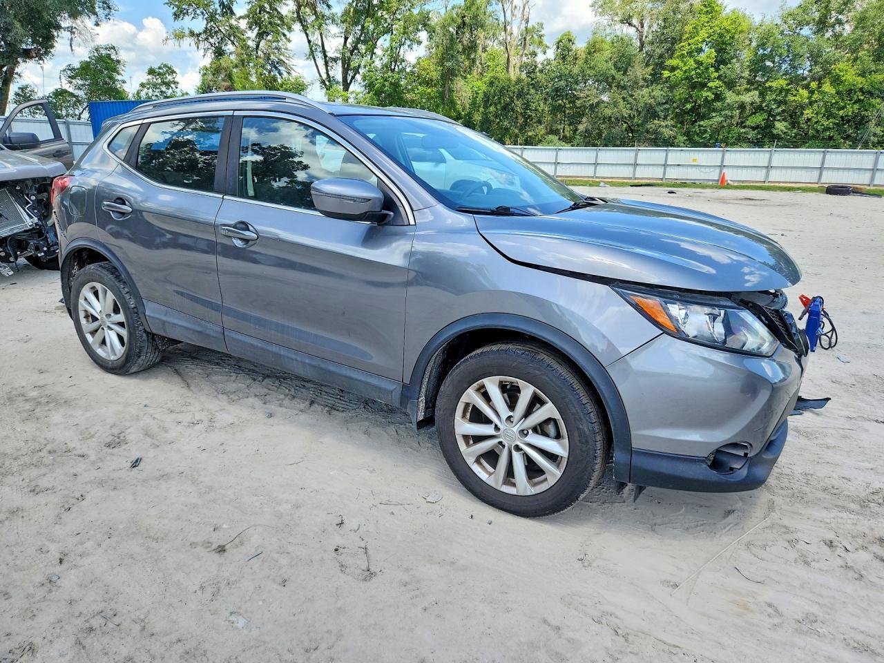2017 NISSAN ROGUE SPORT SV — Фото 4 из 13