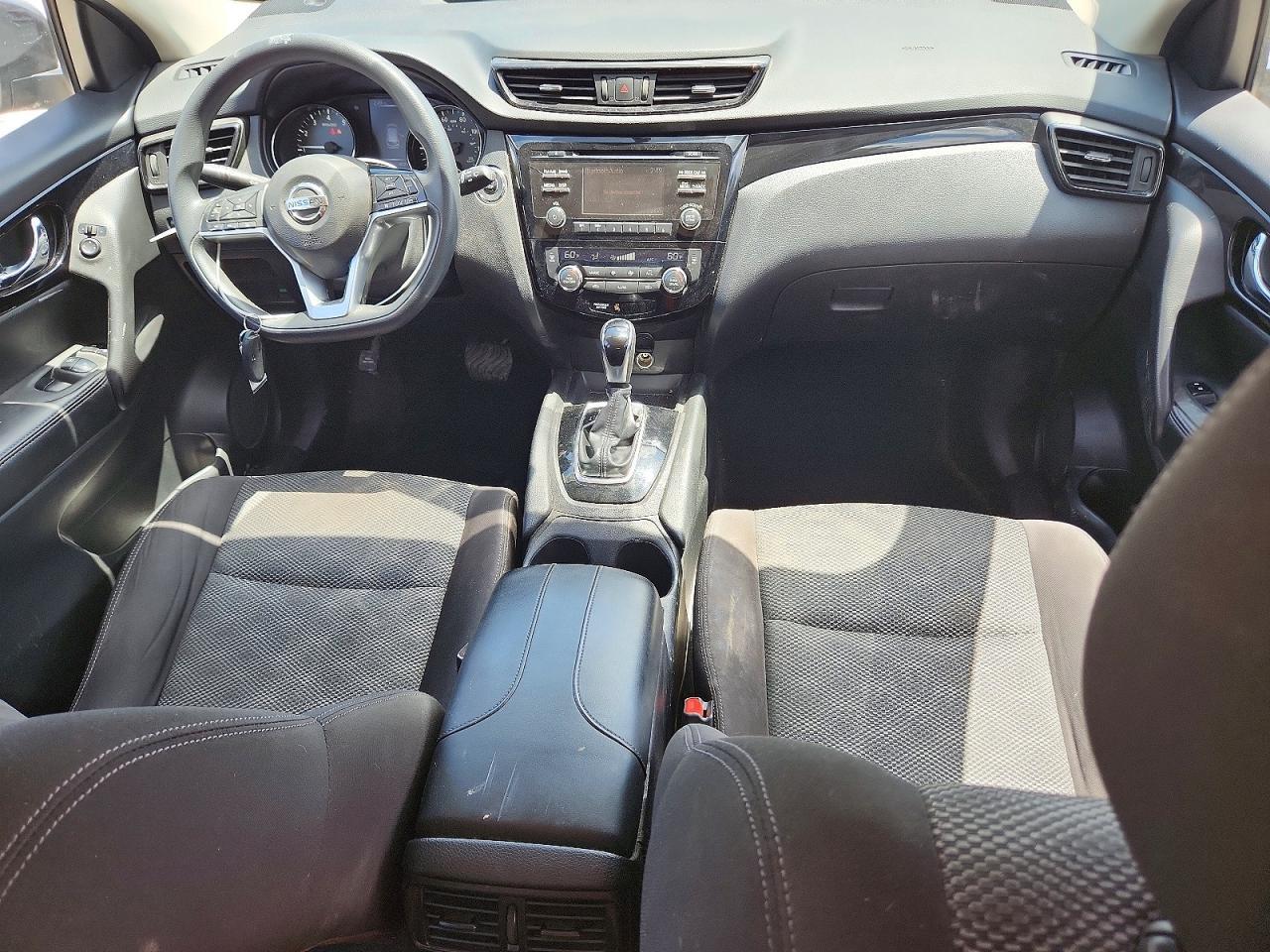 2017 NISSAN ROGUE SPORT SV — Фото 8 из 13
