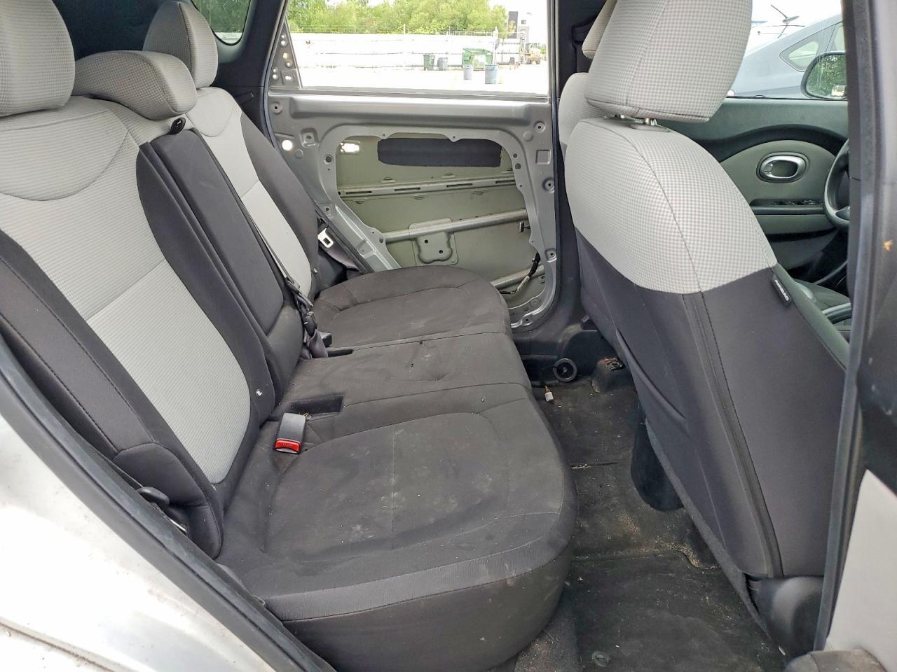 KNDJN2A28E7724163 2014 KIA SOUL photo no. 11
