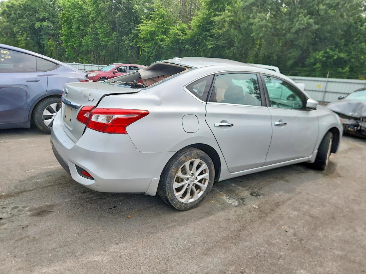 2017 NISSAN SENTRA SV — Фото 3 из 12