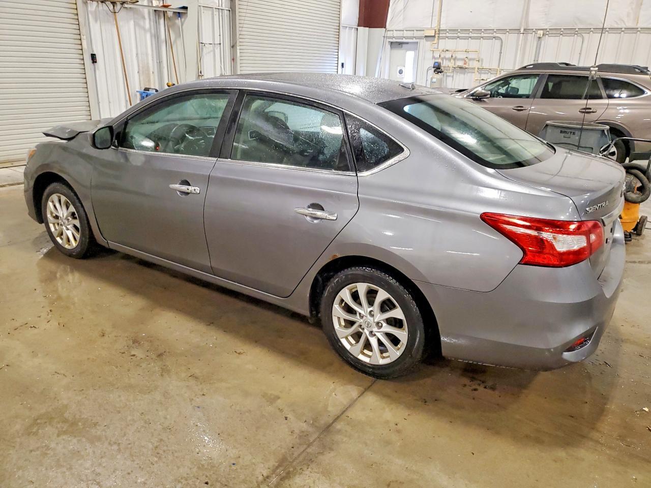 2017 NISSAN SENTRA SV — Фото 2 из 12