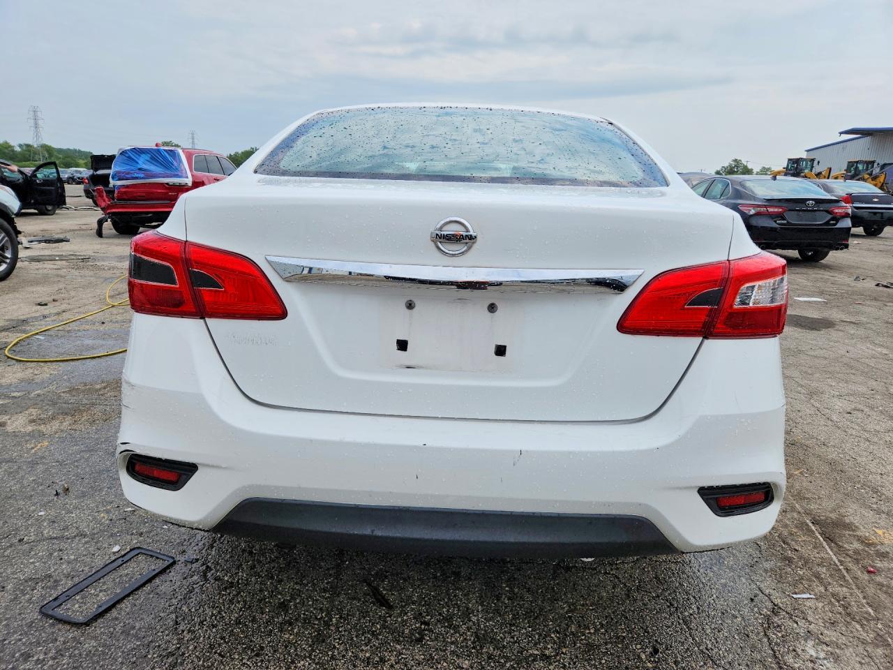 2017 NISSAN SENTRA S — Фото 6 из 12
