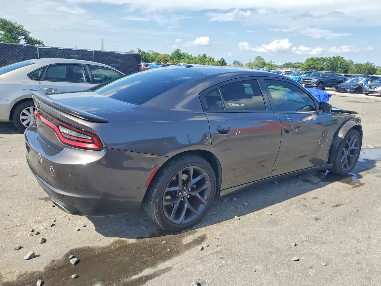 2022 DODGE CHARGER SXT — Фото 3 из 13