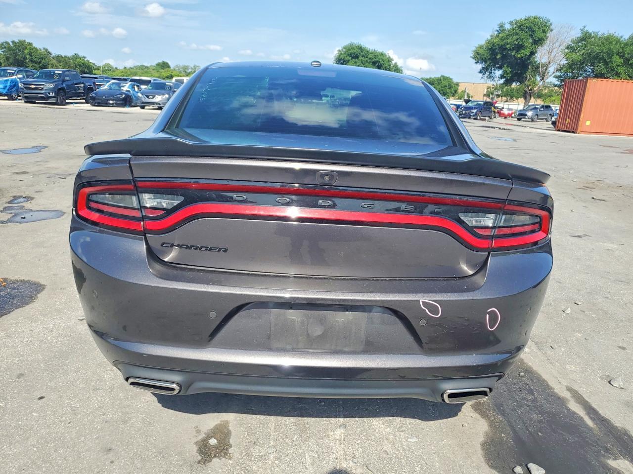 2022 DODGE CHARGER SXT — Фото 6 из 13