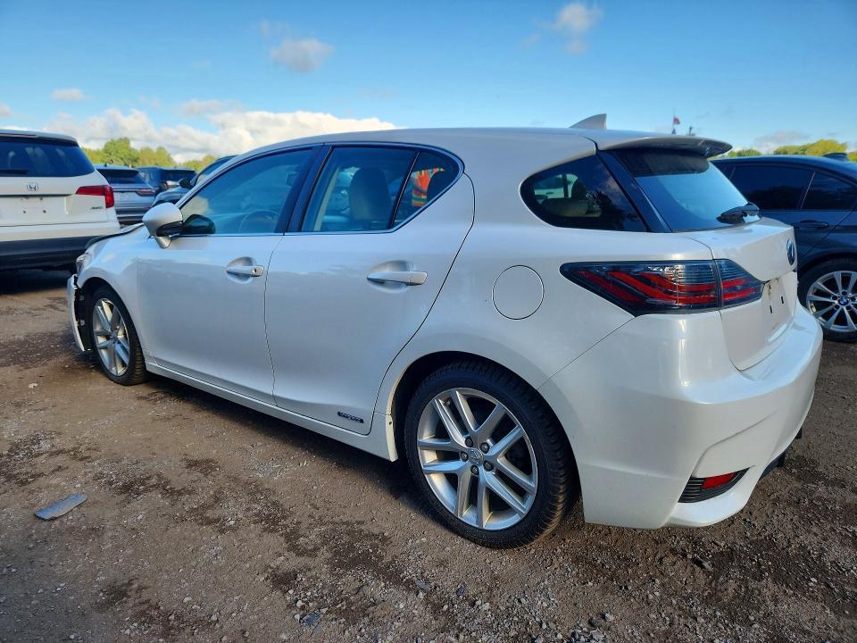 2014 LEXUS CT 200 — Фото 2 из 12