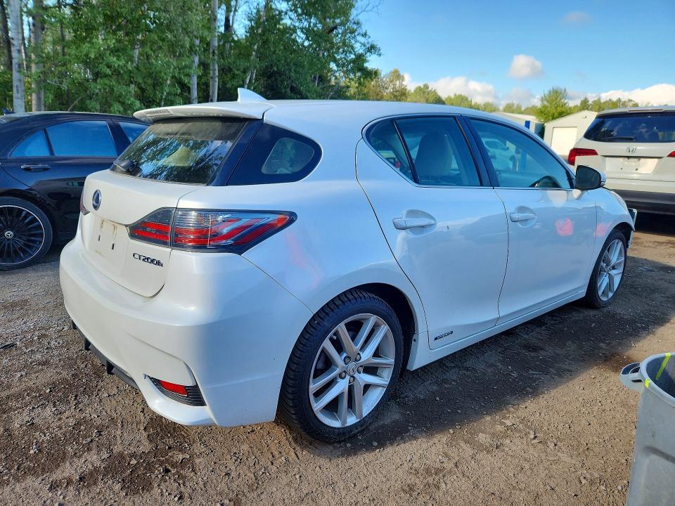 2014 LEXUS CT 200 — Фото 3 из 12