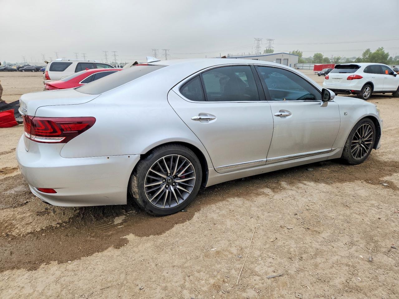 2014 LEXUS LS 460 — Фото 3 из 12