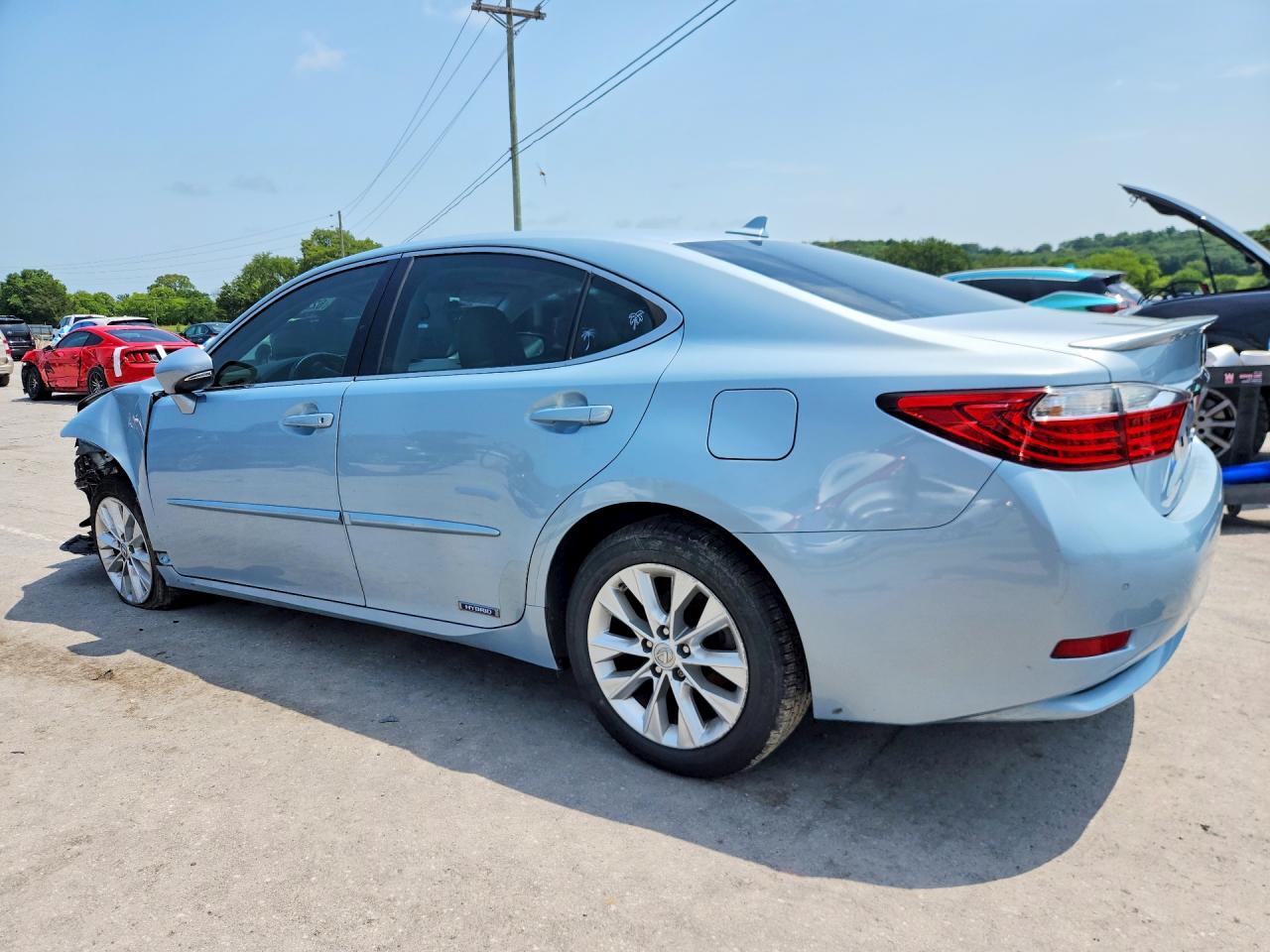 2014 LEXUS ES 300H — Фото 2 из 12