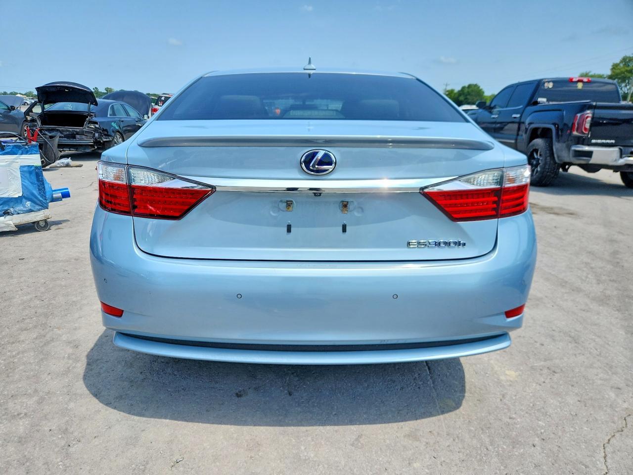2014 LEXUS ES 300H — Фото 6 из 12