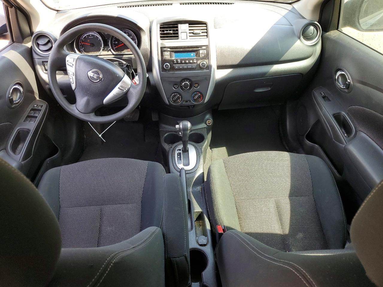 2017 NISSAN VERSA 1.6 SV — Фото 8 из 12