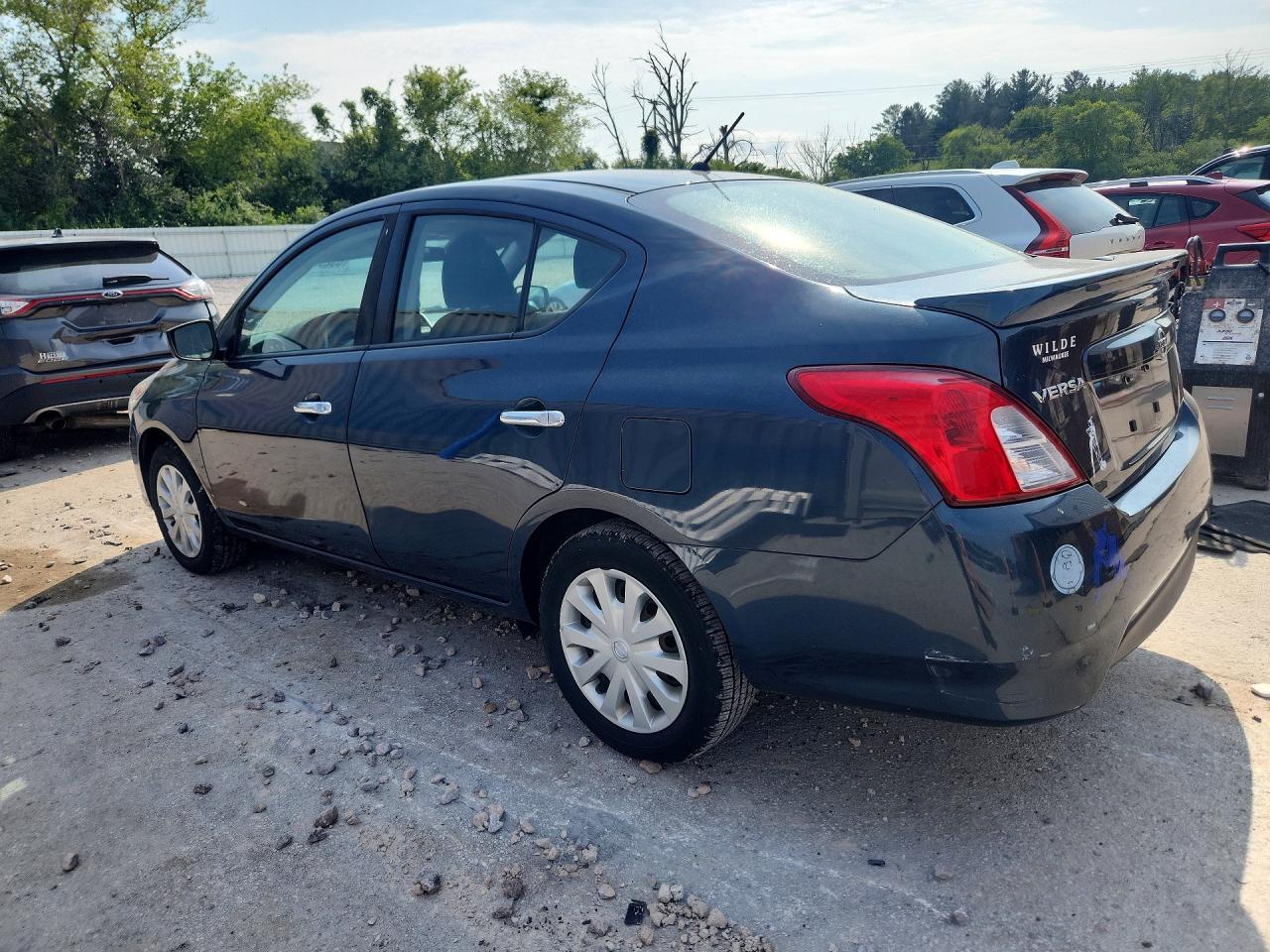 2017 NISSAN VERSA 1.6 SV — Фото 2 из 12