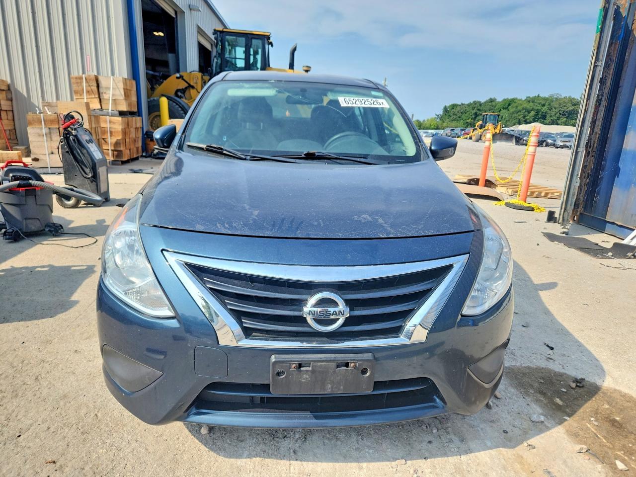 2017 NISSAN VERSA 1.6 SV — Фото 5 из 12