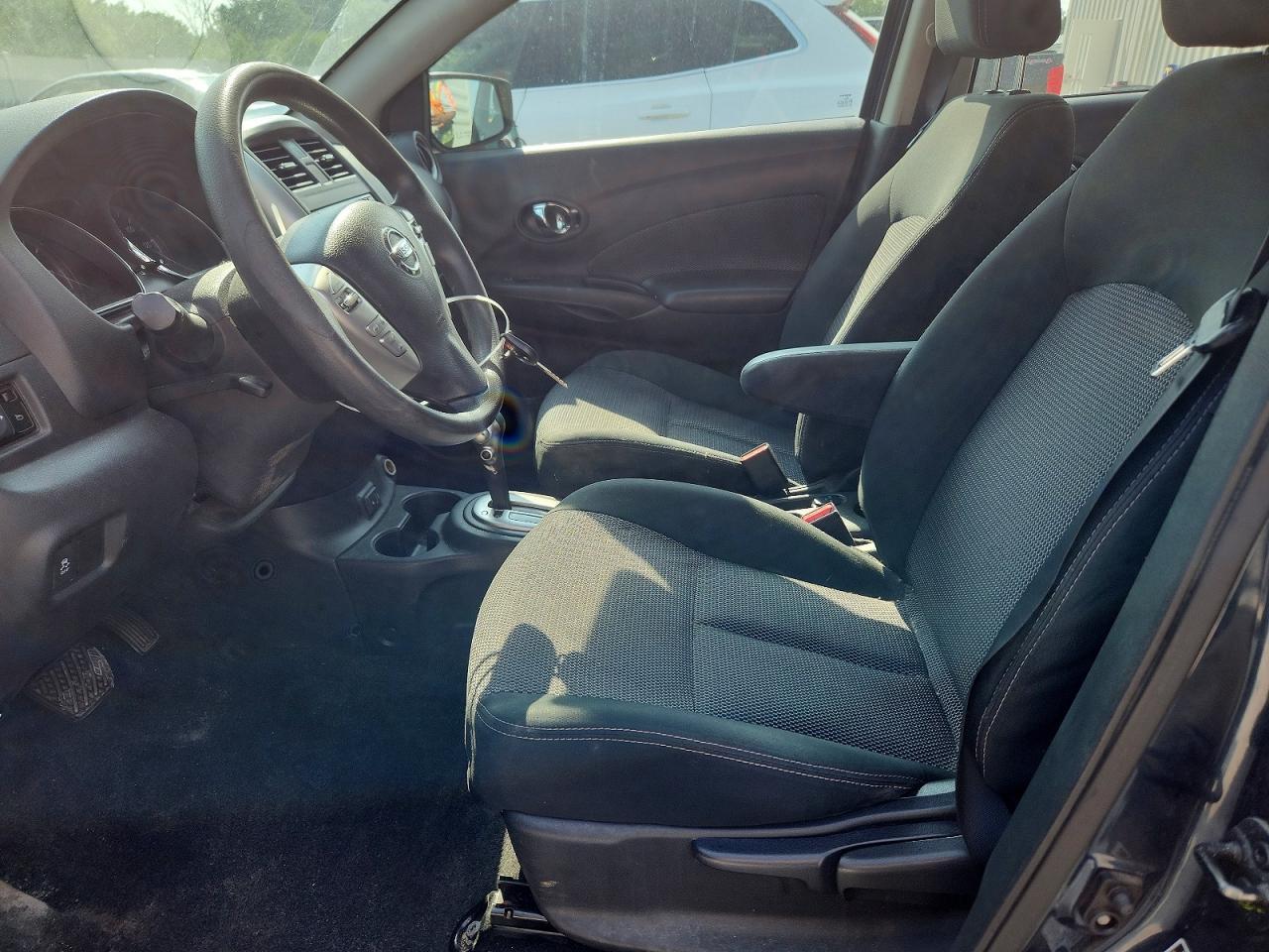 2017 NISSAN VERSA 1.6 SV — Фото 7 из 12