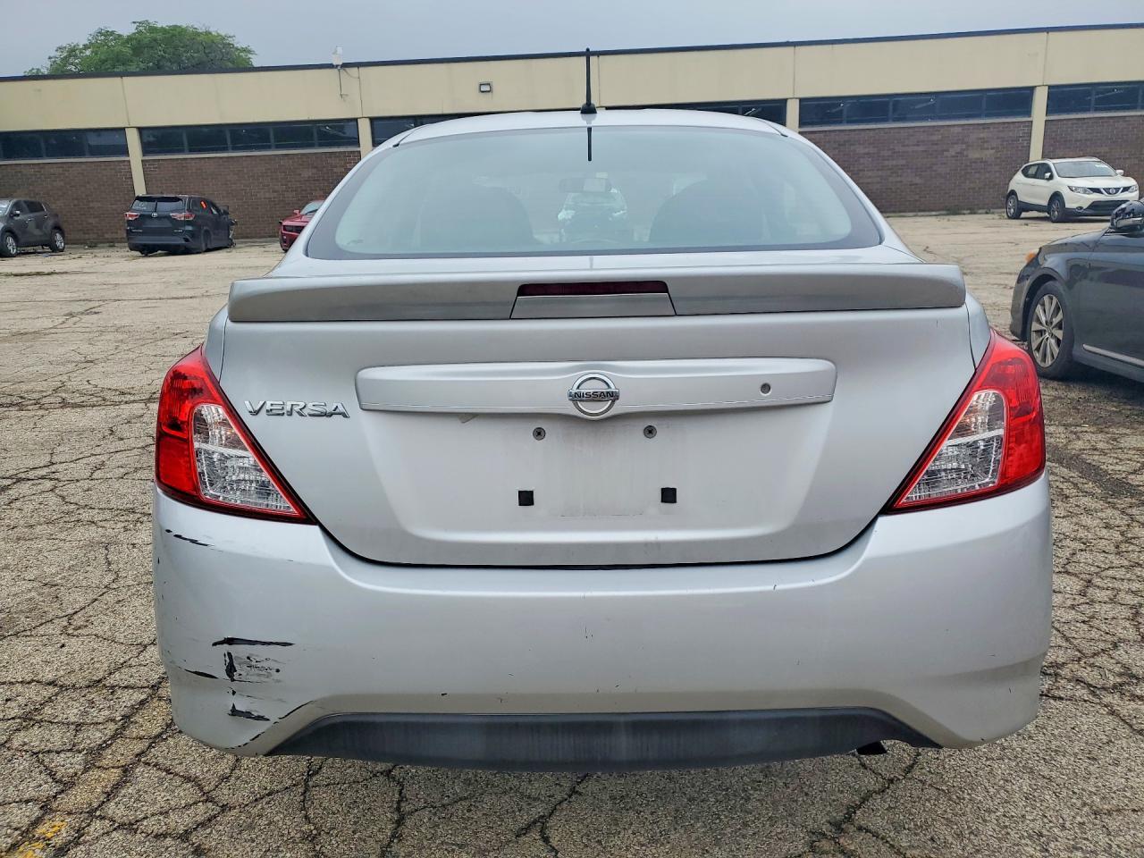 2017 NISSAN VERSA 1.6 S PLUS — Фото 6 из 12