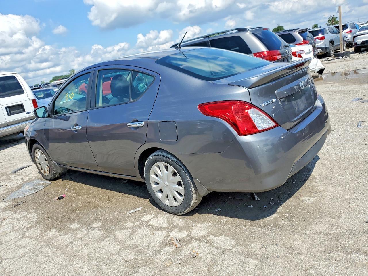 2017 NISSAN VERSA 1.6 SV — Фото 2 из 12