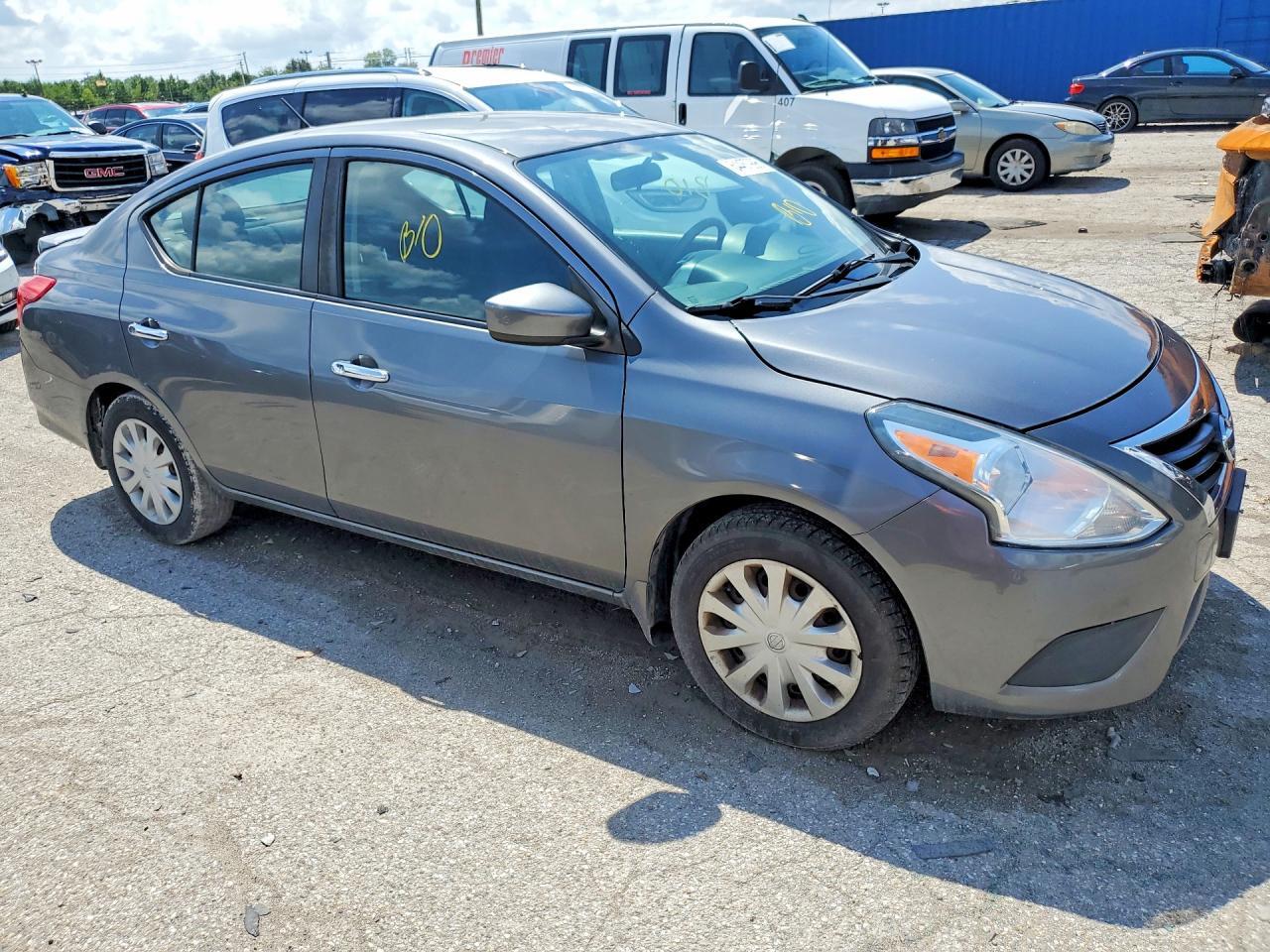 2017 NISSAN VERSA 1.6 SV — Фото 4 из 12