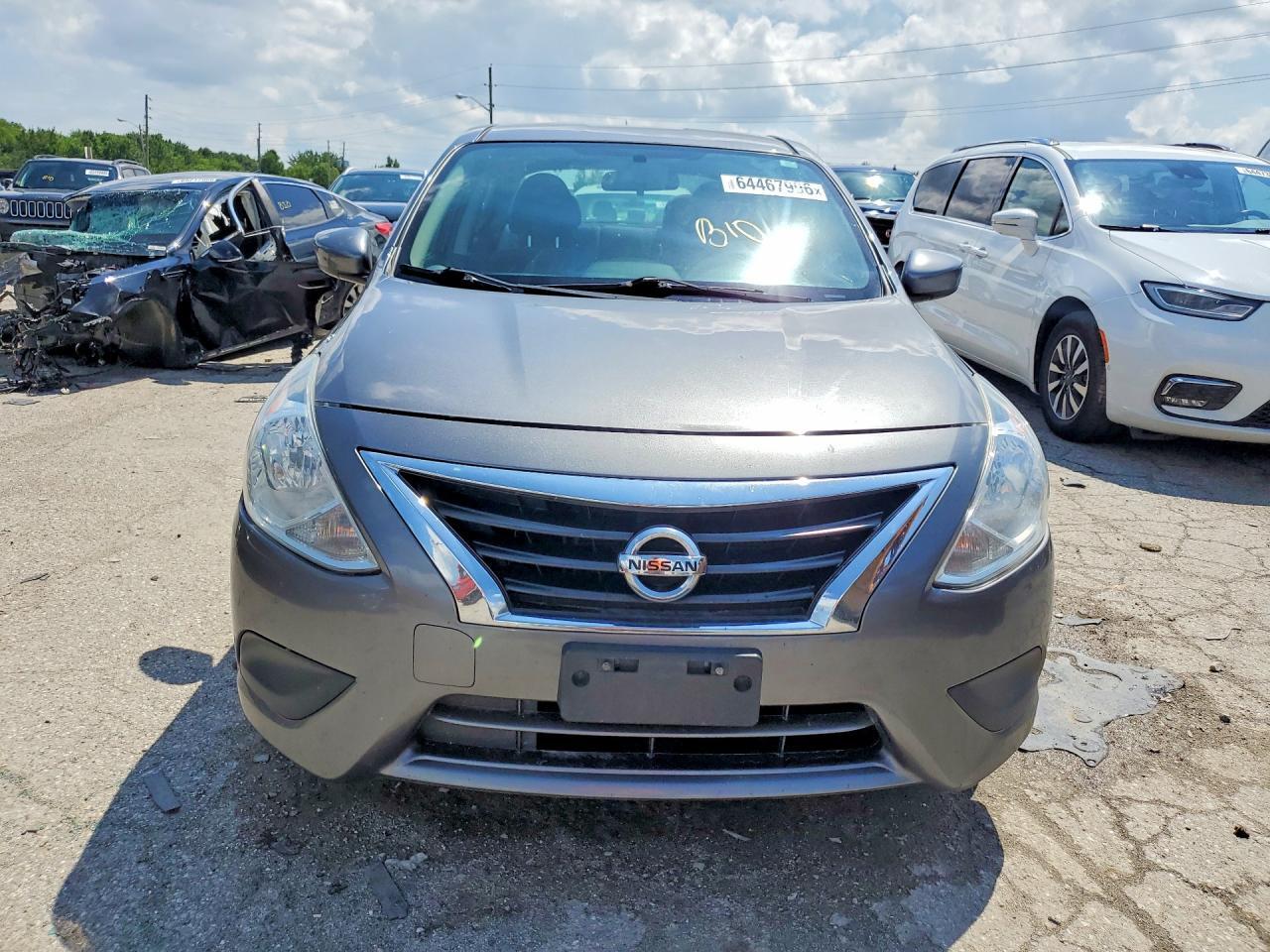 2017 NISSAN VERSA 1.6 SV — Фото 5 из 12