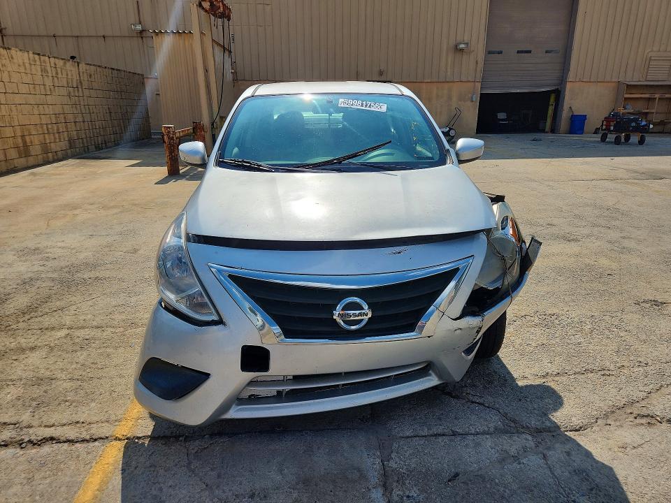 2017 NISSAN VERSA 1.6 SV — Фото 5 из 12