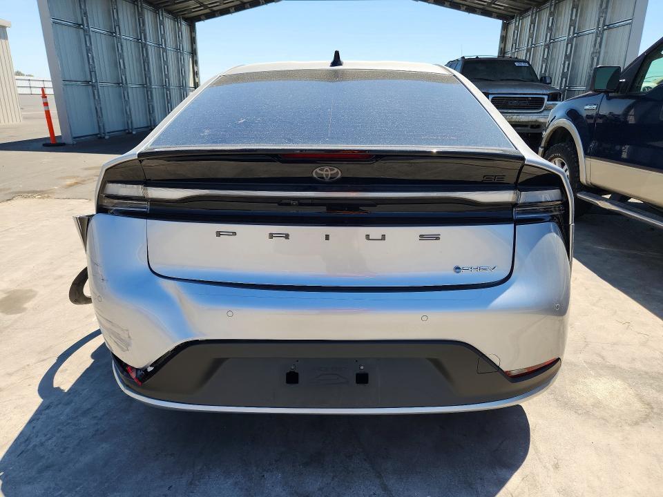 2026 TOYOTA PRIUS PLUG-IN HYBRID SE — Фото 6 из 12