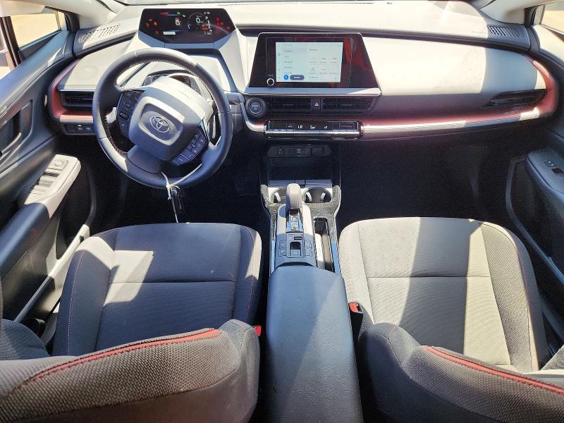 2026 TOYOTA PRIUS PLUG-IN HYBRID SE — Фото 8 из 12