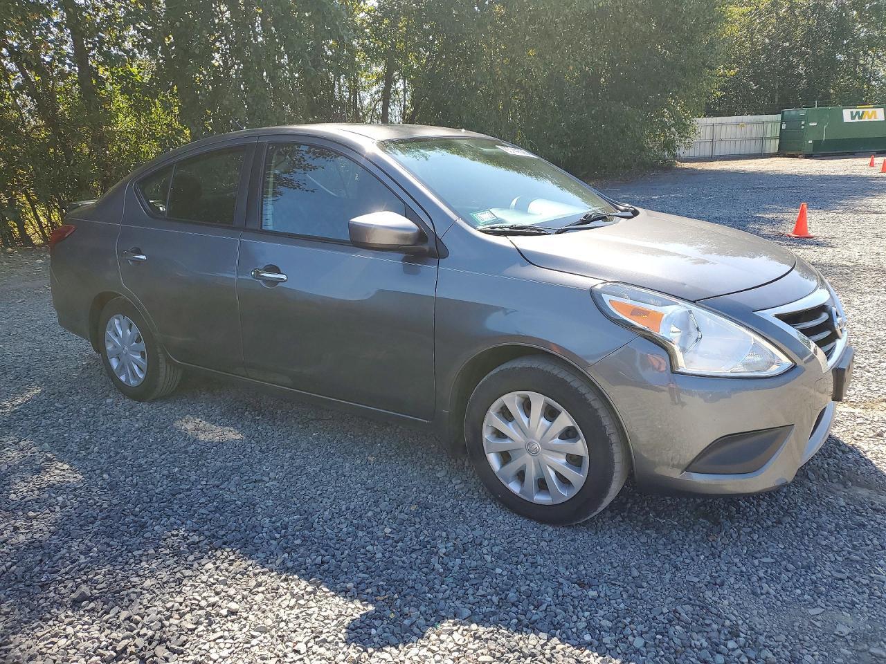 2017 NISSAN VERSA 1.6 SV — Фото 4 из 12